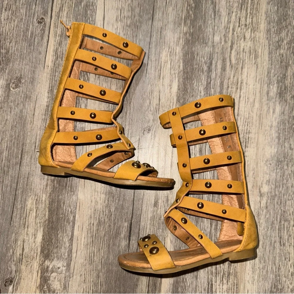 Chic Kids Gladiator Sandals in Mustard Yellow